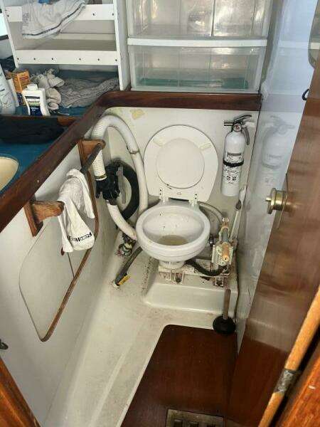 Zeiggy 35ft Beneteau Yacht For Sale