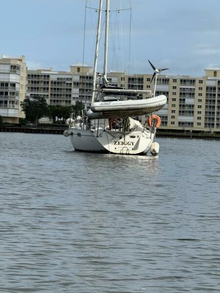 35' 1987 Beneteau Oceanis 350