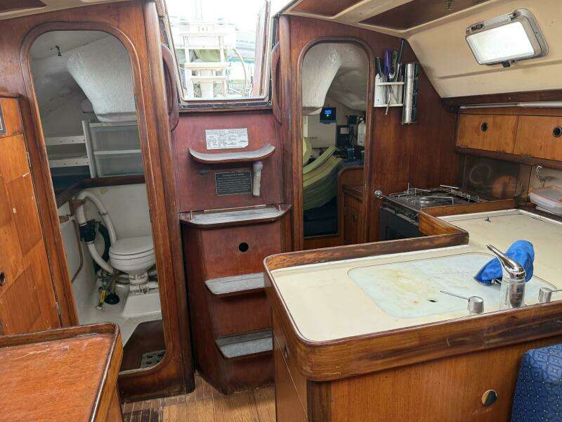 Zeiggy 35ft Beneteau Yacht For Sale