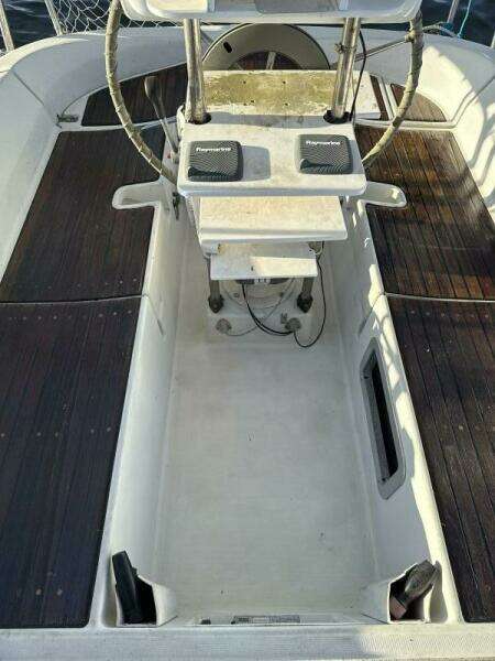 Zeiggy 35ft Beneteau Yacht For Sale