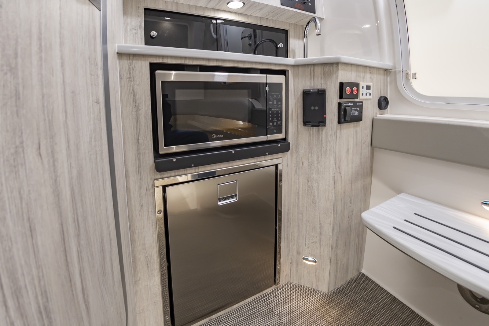 37RegulatorHull047_037