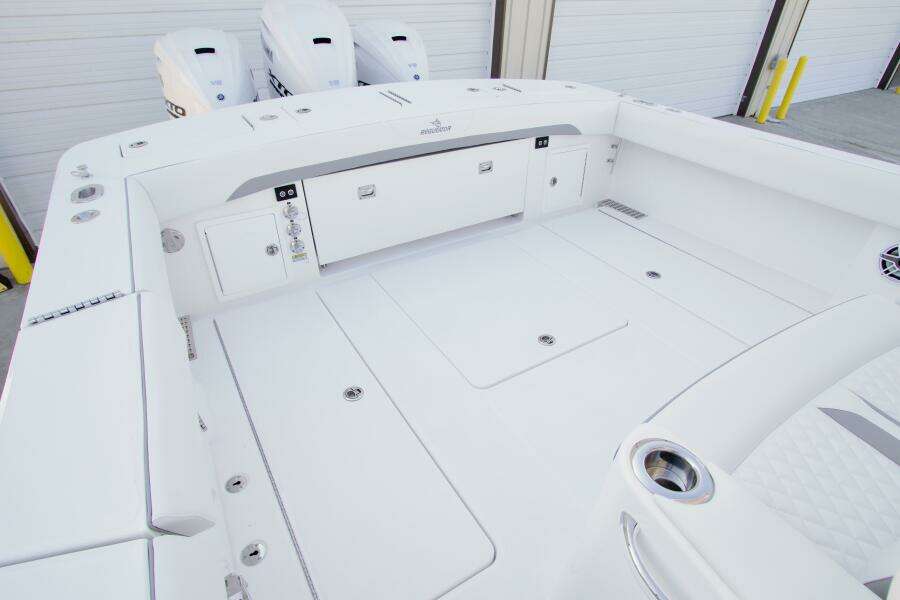 37ft Regulator Yacht For Sale