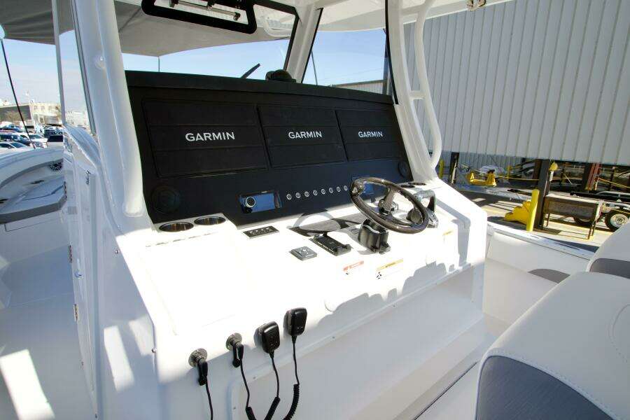 37ft Regulator Yacht For Sale