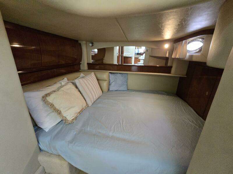 Low Profile 45ft Sea Ray Yacht For Sale