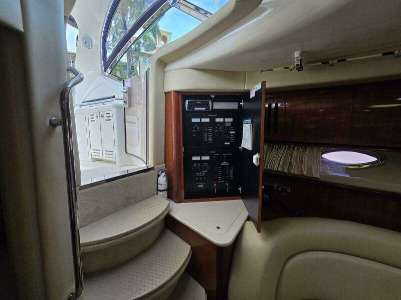 Low Profile 45ft Sea Ray Yacht For Sale