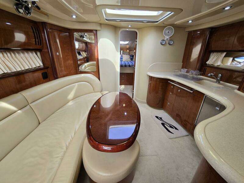 Low Profile 45ft Sea Ray Yacht For Sale