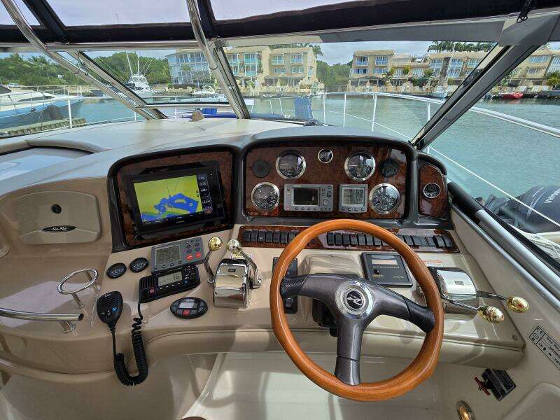 Low Profile 45ft Sea Ray Yacht For Sale