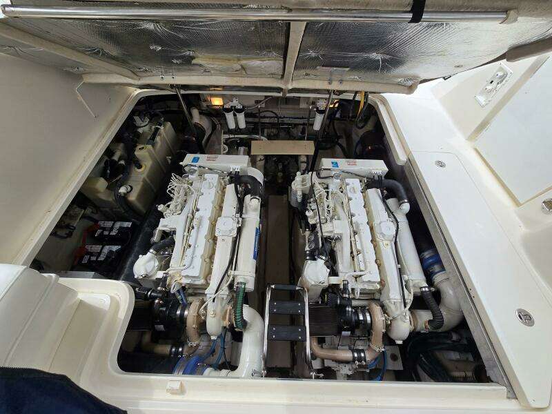 Low Profile 45ft Sea Ray Yacht For Sale