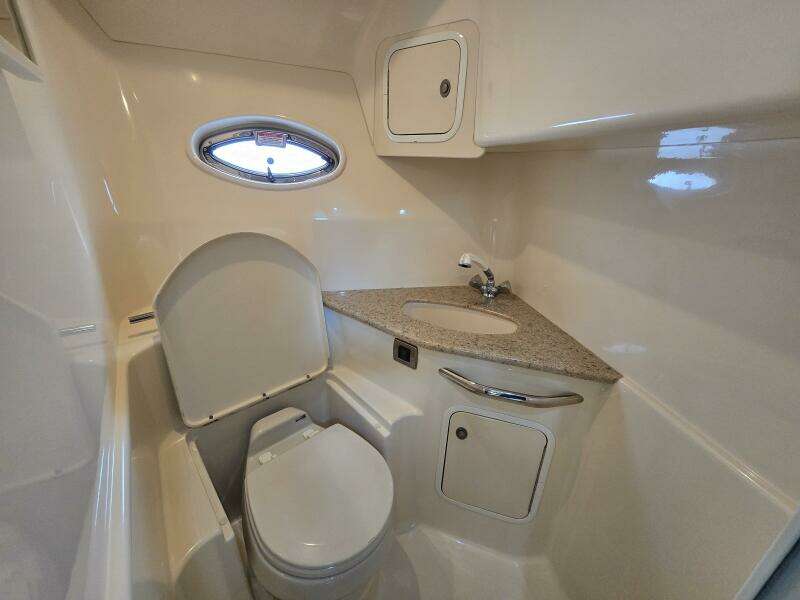 Low Profile 45ft Sea Ray Yacht For Sale