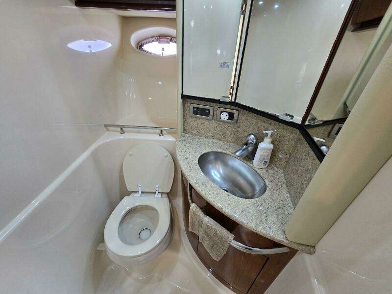 Low Profile 45ft Sea Ray Yacht For Sale