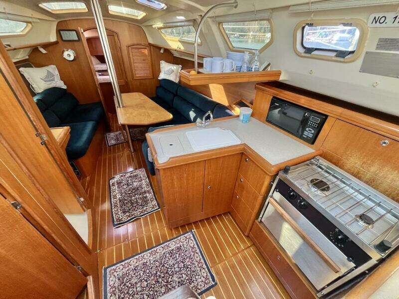 KITCAT 32ft Hunter Yacht For Sale