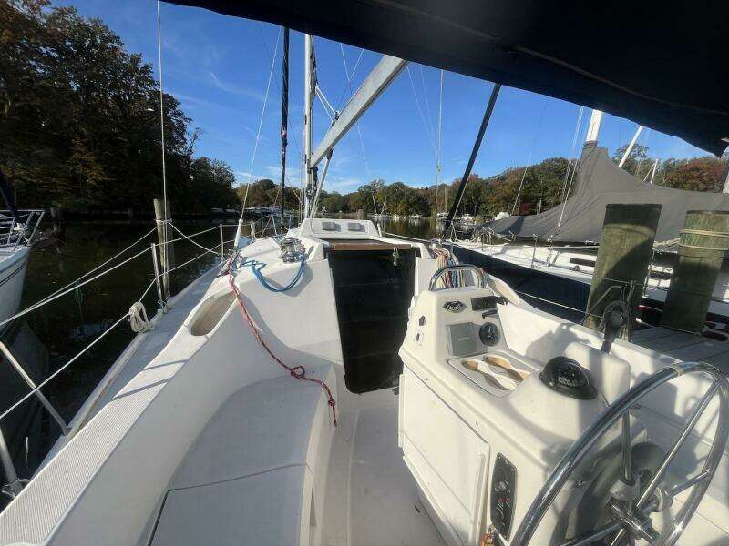 KITCAT 32ft Hunter Yacht For Sale