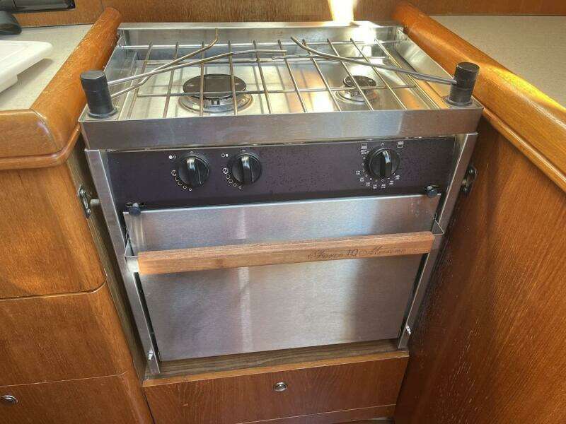 KITCAT 32ft Hunter Yacht For Sale