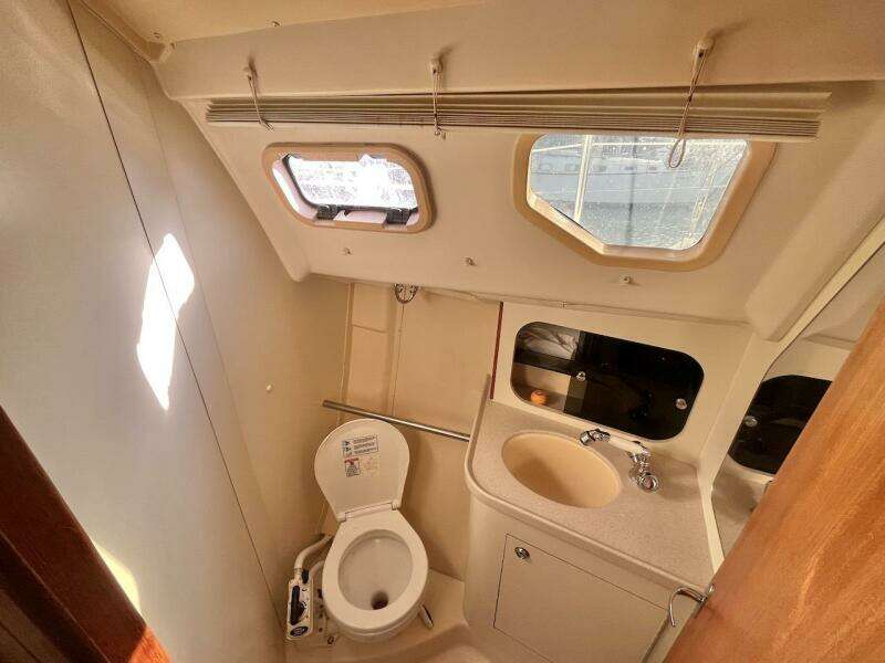 KITCAT 32ft Hunter Yacht For Sale