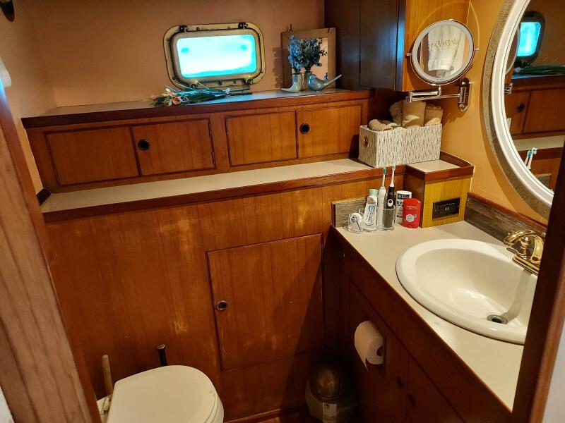 52' 1982 DeFever 52 Offshore Cruiser