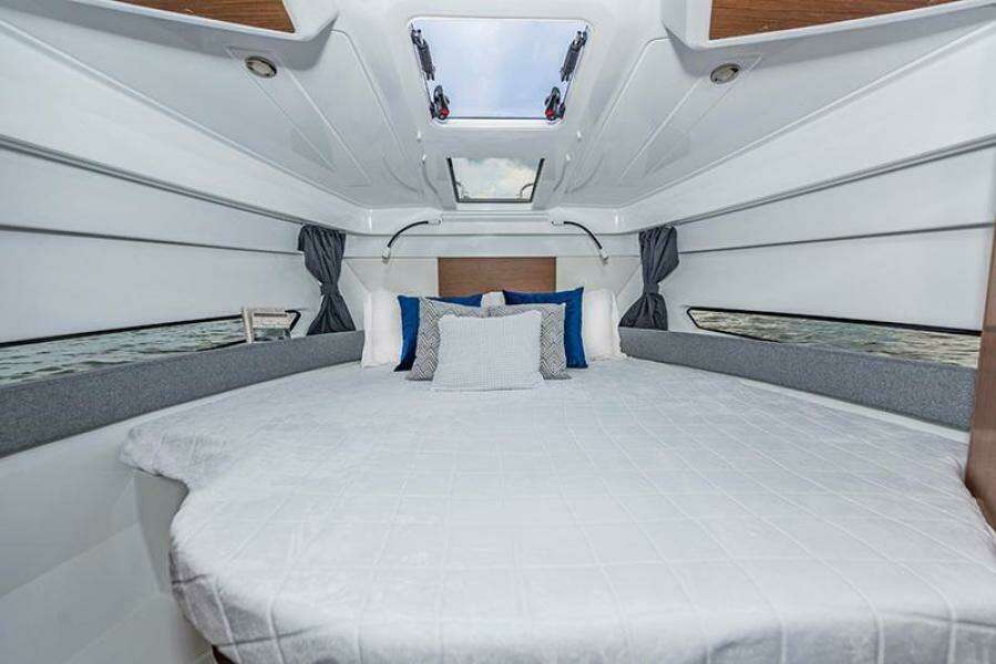 30ft Beneteau Yacht For Sale