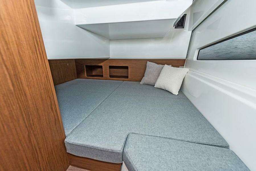 30ft Beneteau Yacht For Sale