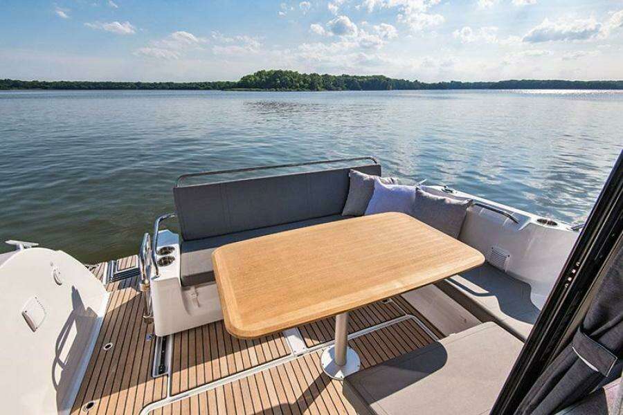 30ft Beneteau Yacht For Sale