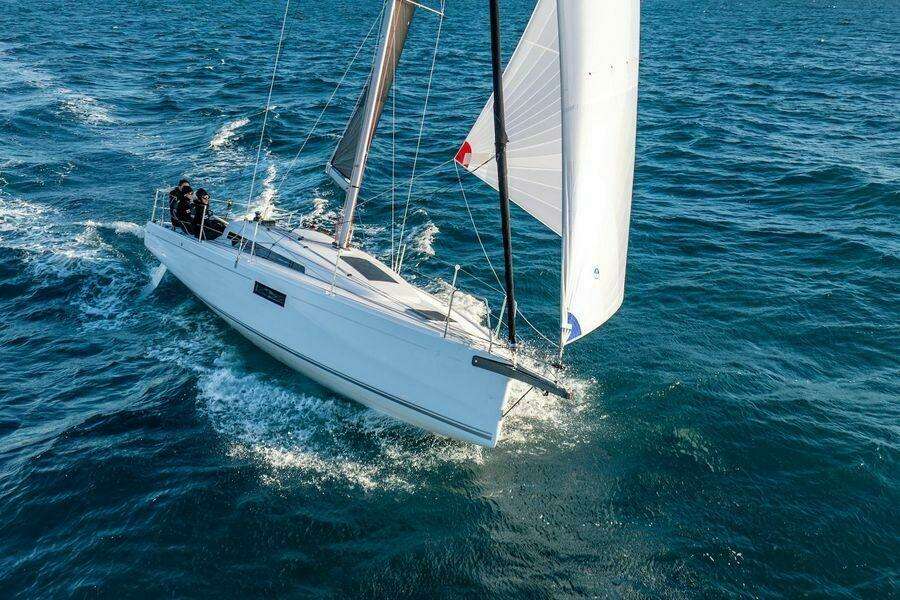 30ft Beneteau Yacht For Sale