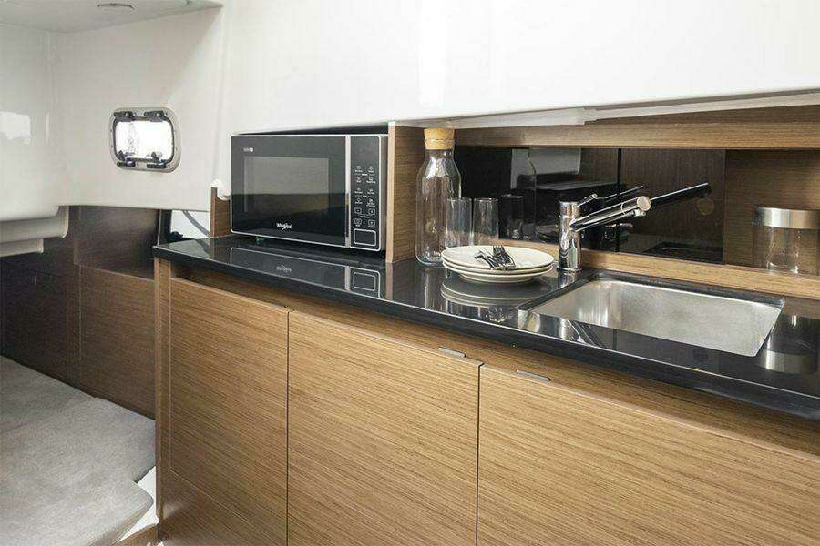 30ft Beneteau Yacht For Sale