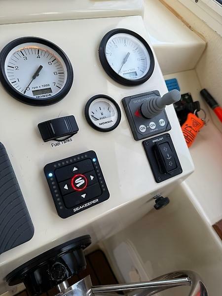 27' 2018 Islander 27 Islander Hardback