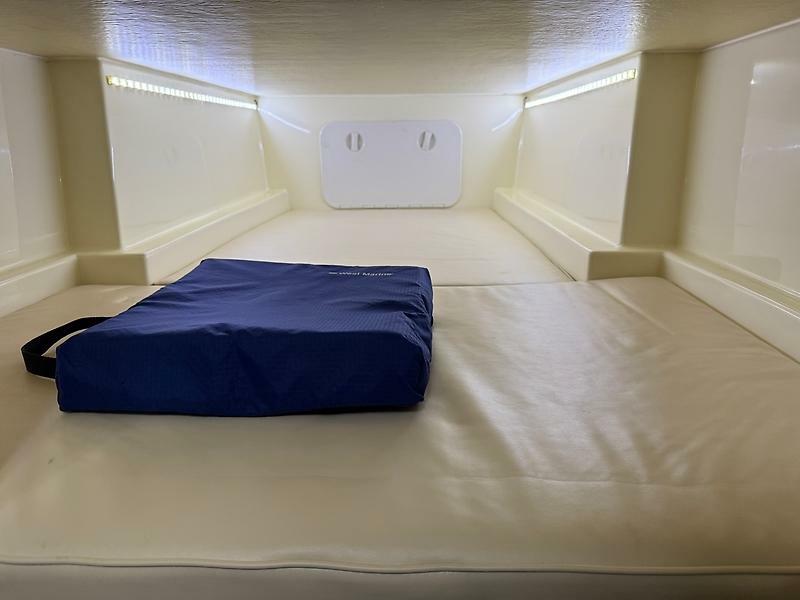 27' 2018 Islander 27 Islander Hardback