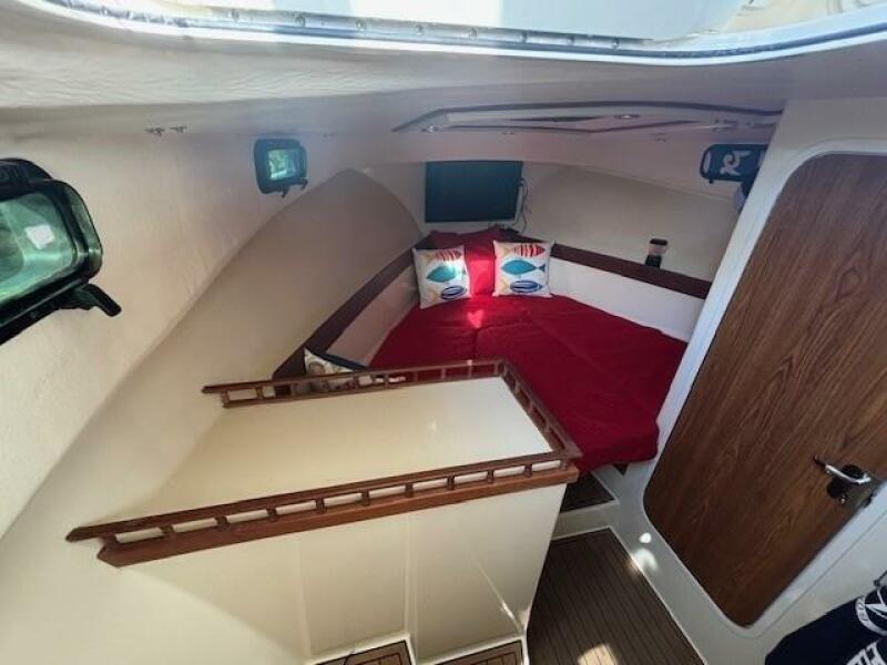 27' 2018 Islander 27 Islander Hardback