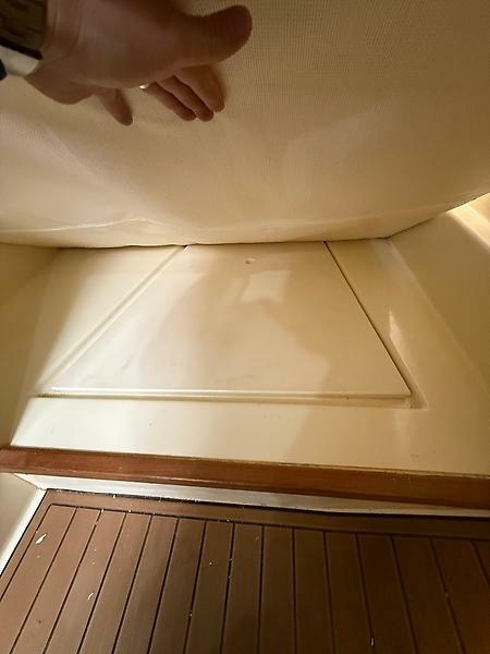 27' 2018 Islander 27 Islander Hardback