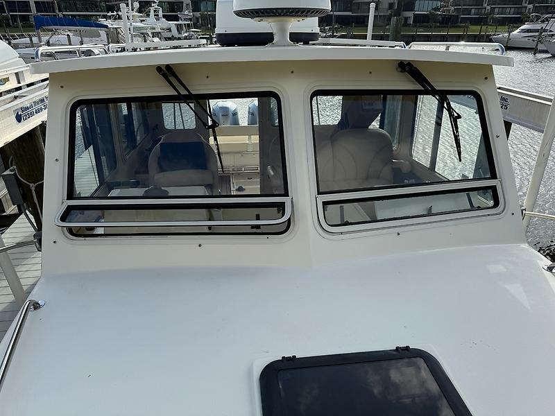 27' 2018 Islander 27 Islander Hardback