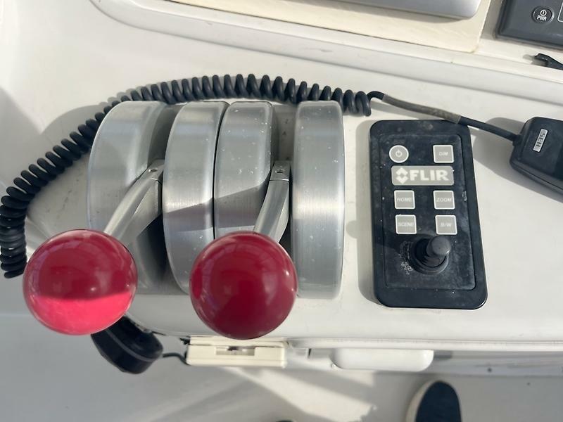 48' 2000 Ocean Yachts 48 Convertible