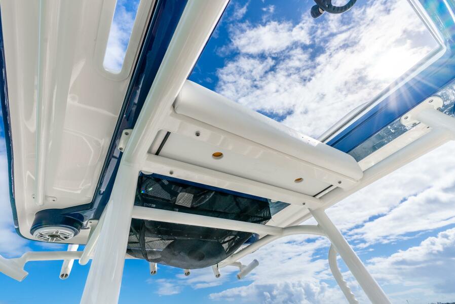 27' 2024 Caymas 281 HB