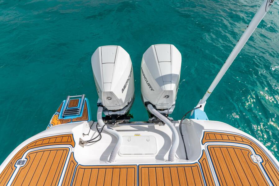 27' 2024 Caymas 281 HB