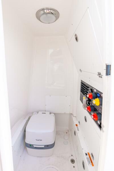 27' 2024 Caymas 281 HB