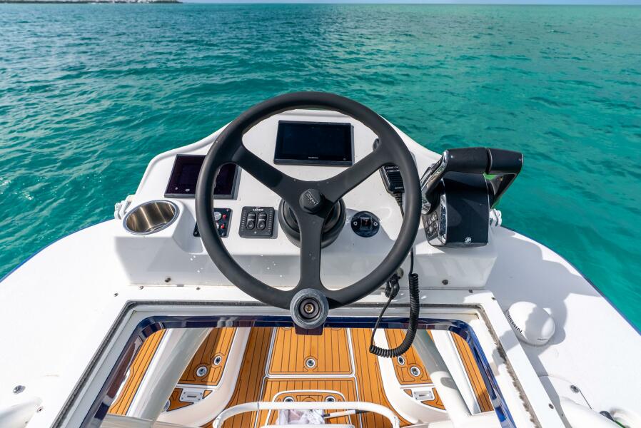 27' 2024 Caymas 281 HB