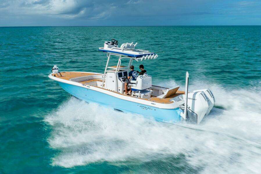 27ft Caymas Yacht For Sale