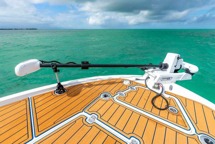 27ft Caymas Yacht For Sale