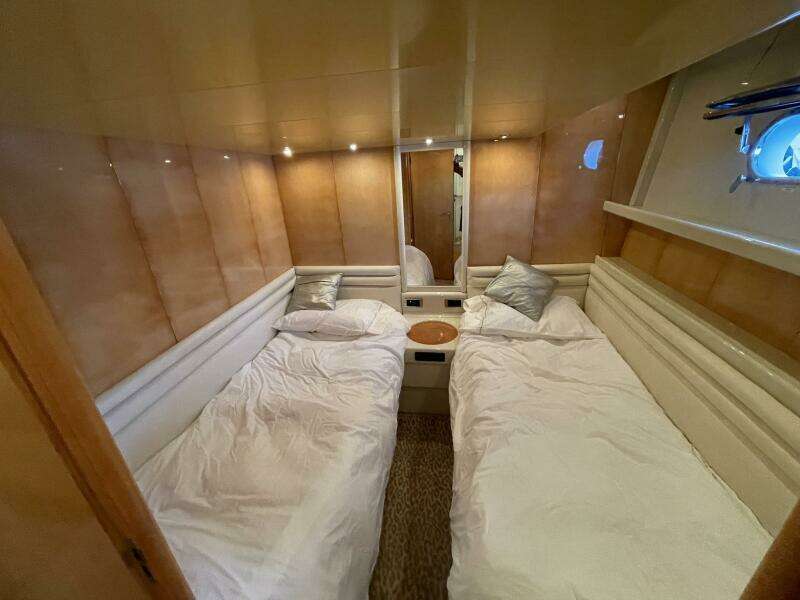 Echo 75ft Versilcraft Yacht For Sale