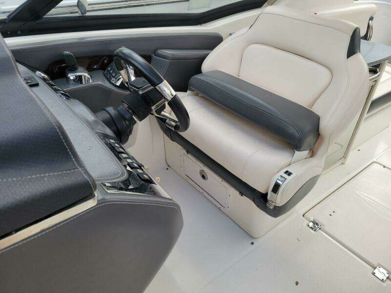 30ft Chaparral Yacht For Sale