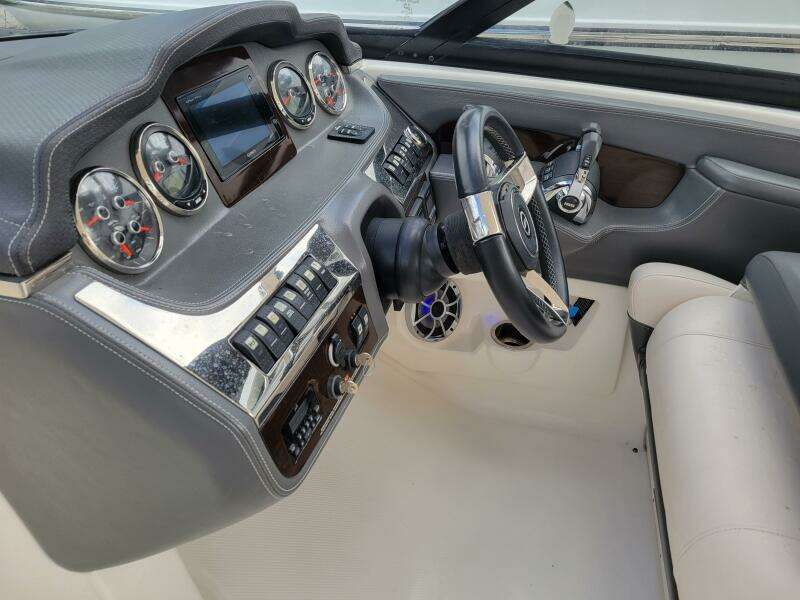 30ft Chaparral Yacht For Sale