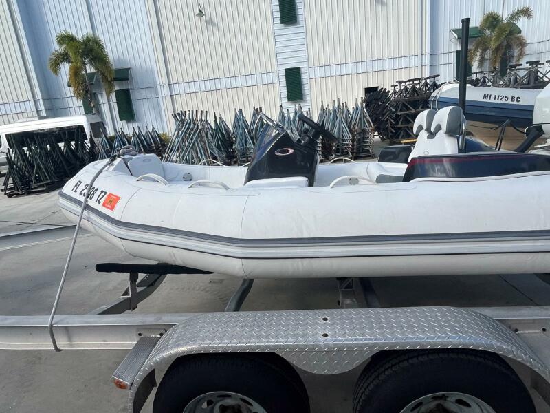 12' 2024 Zodiac Yachtline 360