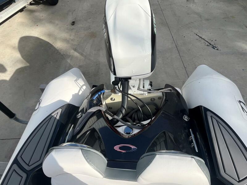 12' 2024 Zodiac Yachtline 360