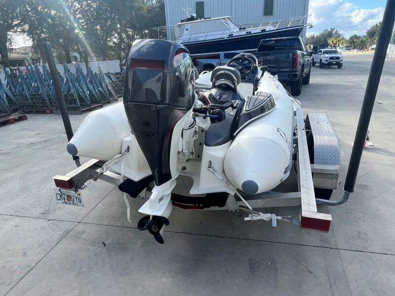 12' 2024 Zodiac Yachtline 360