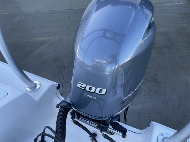 22' 2017 Tidewater 220LXF