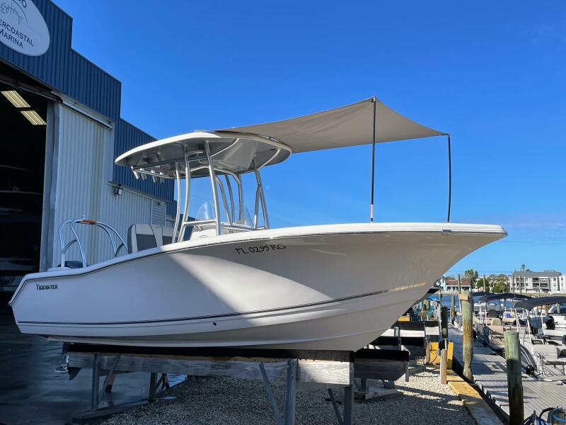 22' 2017 Tidewater 220LXF