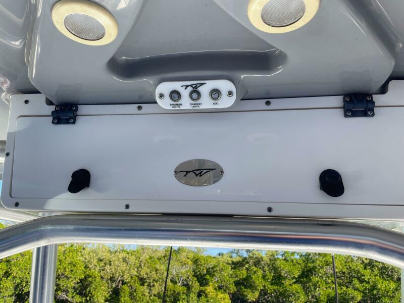 22' 2017 Tidewater 220LXF