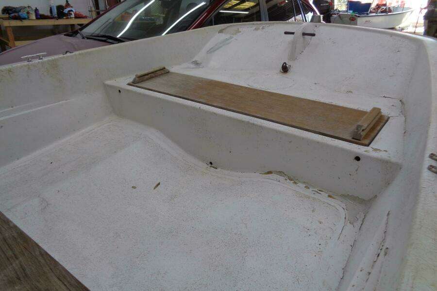 13ft Boston Whaler Yacht For Sale