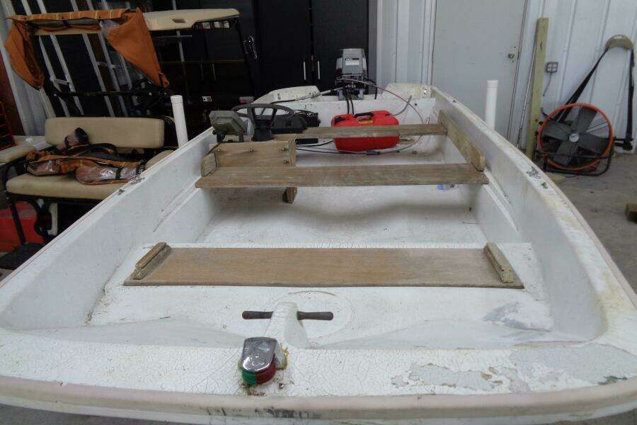 13ft Boston Whaler Yacht For Sale