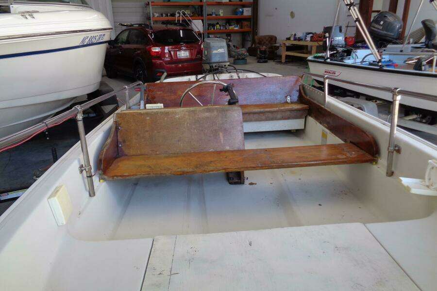 13ft Boston Whaler Yacht For Sale