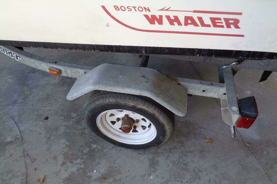 13ft Boston Whaler Yacht For Sale