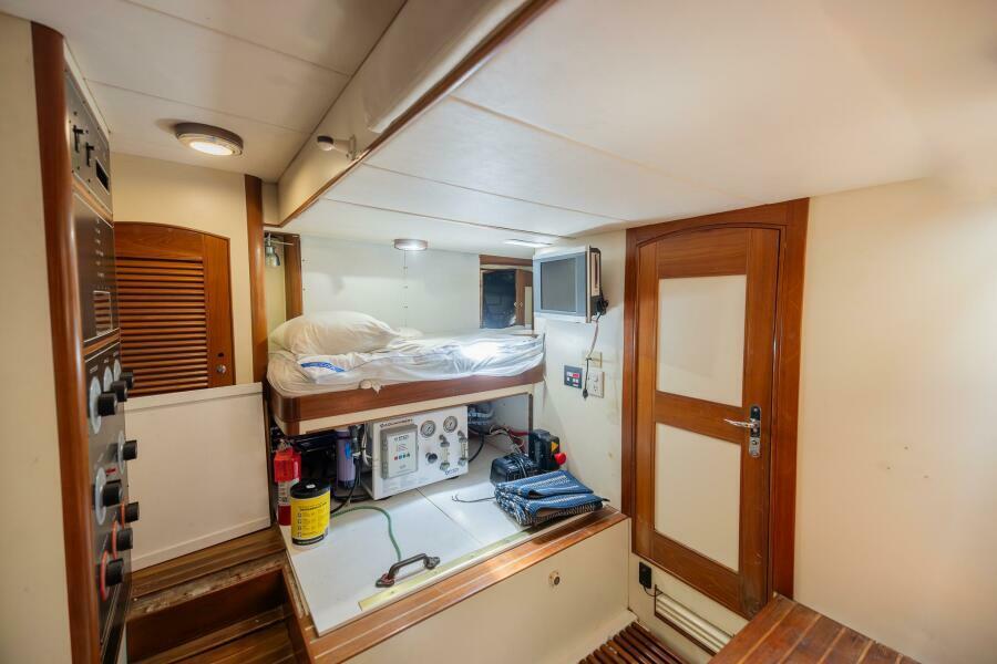 70' 2003 Marlow 70E